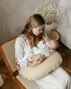 Poduszka do karmienia Velvet Ciepły Beż